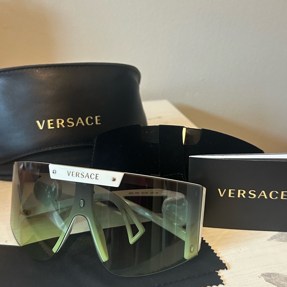 Versace Medusa Horizon Maxi Sunglasses
